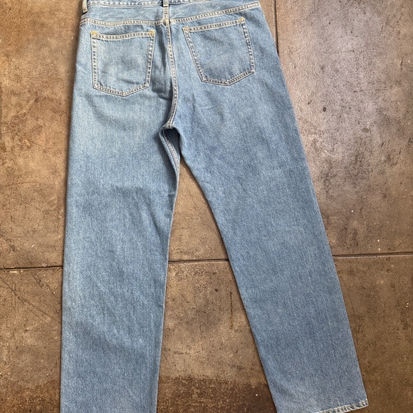 120$ Cos 32 X 32 Relaxed Mid Rise Straight Leg - Picture 3 of 11